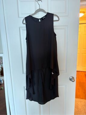 Black high low tank top